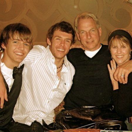 Ty Christian Harmon took a picture with the family.